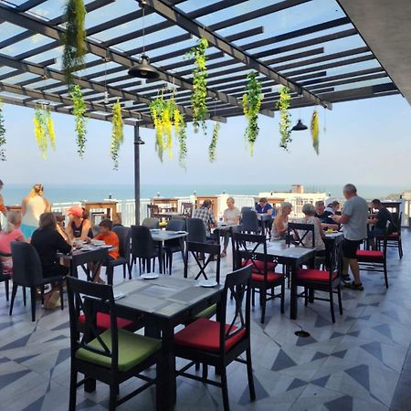 Ruvisha Beach Hotel Negombo Exterior photo
