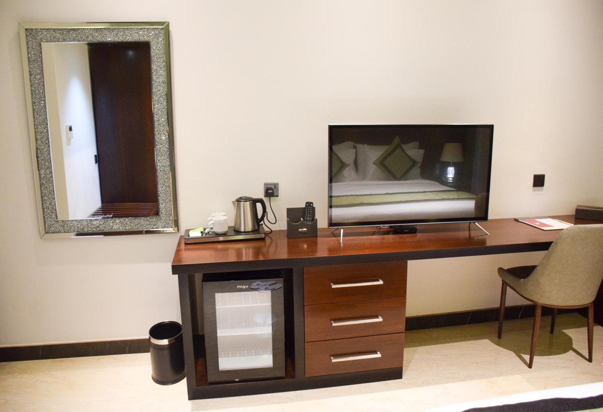Ruvisha Beach Hotel Negombo Room photo