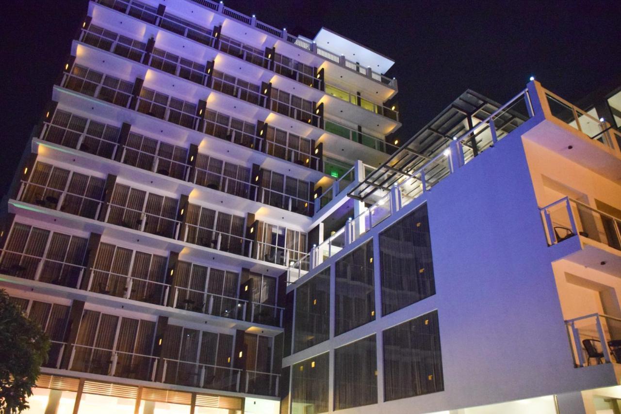 Ruvisha Beach Hotel Negombo Exterior photo