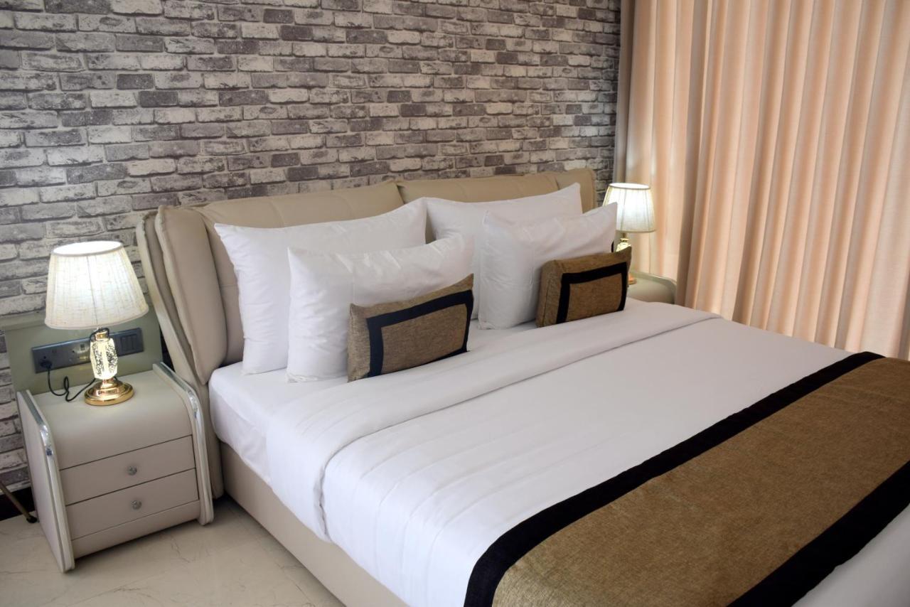 Ruvisha Beach Hotel Negombo Exterior photo